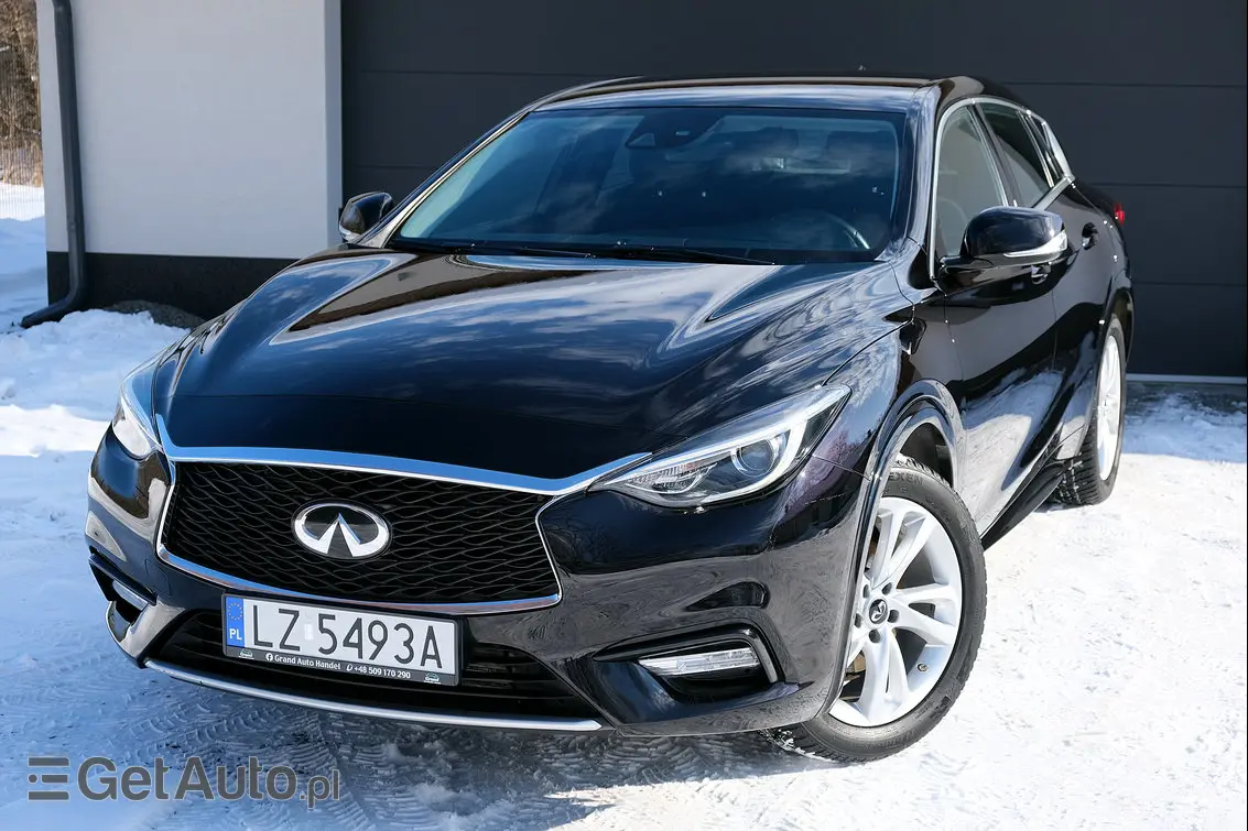 INFINITI Q30 