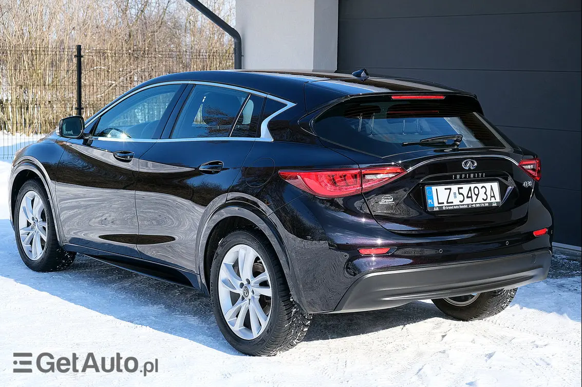 INFINITI Q30 