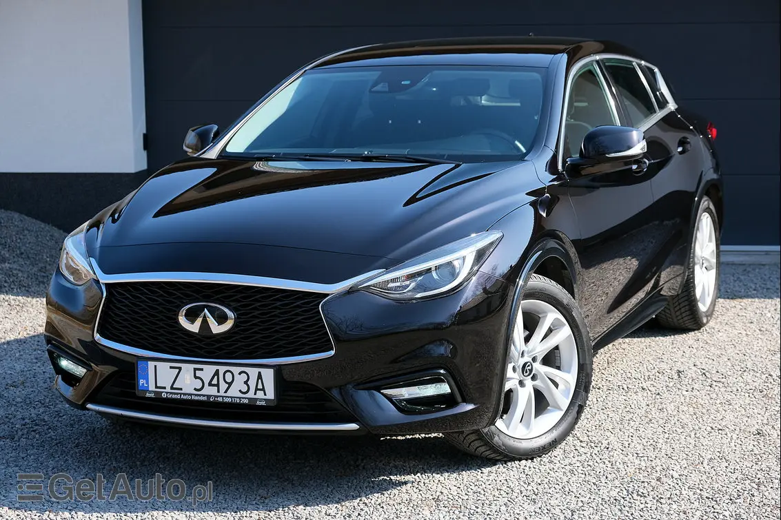 INFINITI Q30 