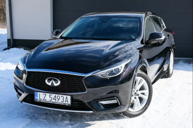 INFINITI Q30 