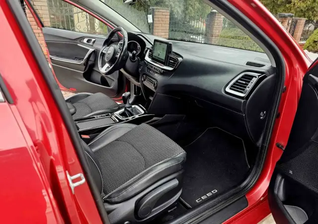 KIA Ceed 1.4 T-GDI L Business Line Plus