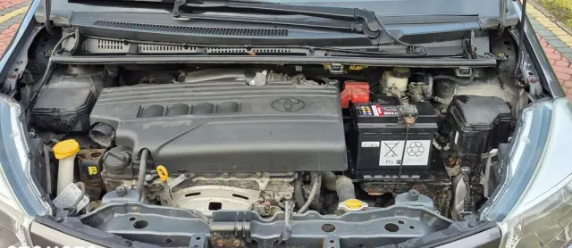 TOYOTA Yaris 1.33 Life