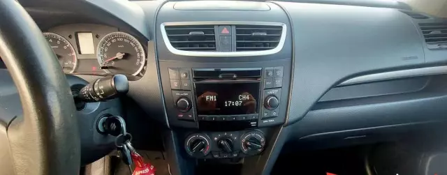 SUZUKI Swift 
