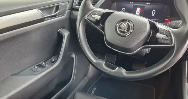 SKODA Superb 1.5 TSI Ambition DSG