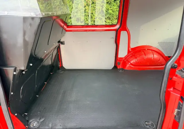 VOLKSWAGEN Transporter/T6/2.0 Tdi/ 150hp/Webasto/ 4motion/ASO/4x4/Jak nowy/Bezwypadkowy /opel/vw/peugeot/citroen 