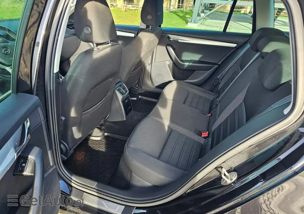 SKODA Octavia Combi 1.4 TSI (Green tec) Style