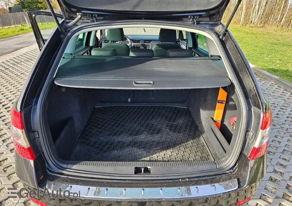 SKODA Octavia Combi 1.4 TSI (Green tec) Style