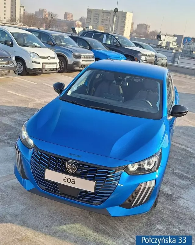 PEUGEOT 208 