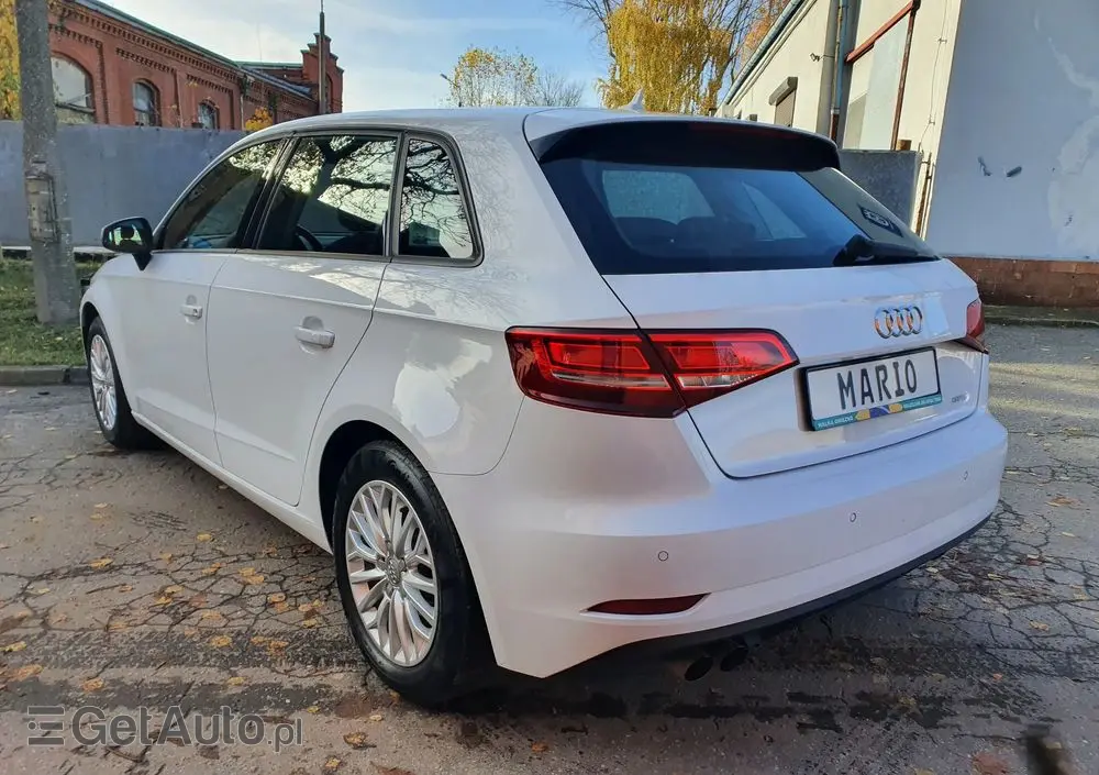 AUDI A3 Sportback 