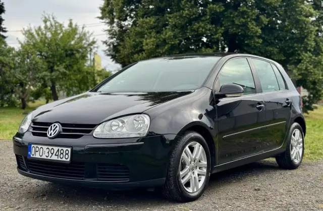 VOLKSWAGEN Golf 