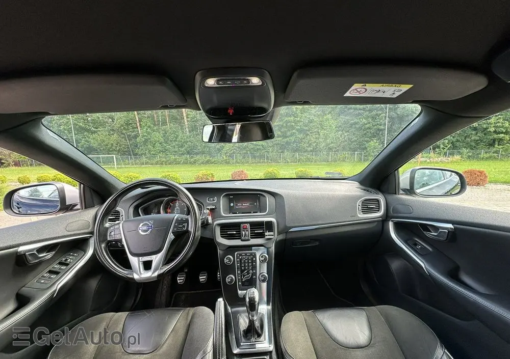 VOLVO V40 