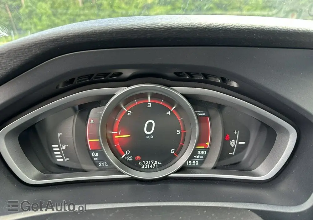 VOLVO V40 