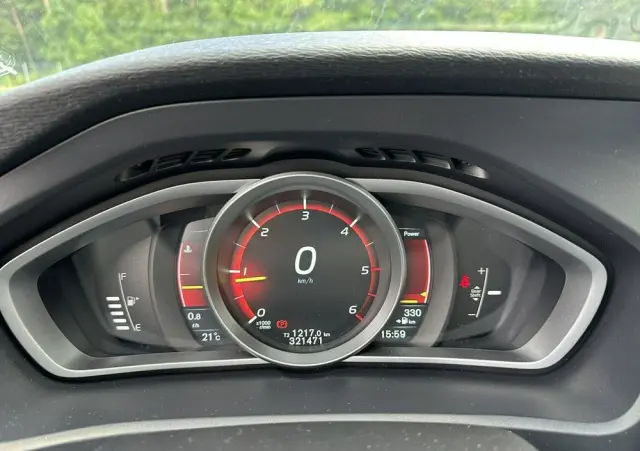 VOLVO V40 