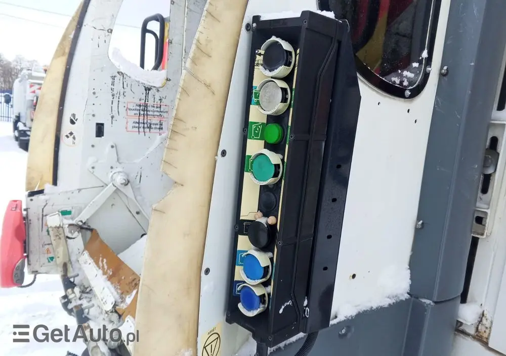 RENAULT Renault Śmieciarka EURO 6 Renault D19/ Mały przebieg i udokumentowany 