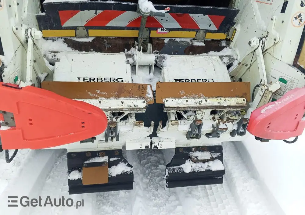 RENAULT Renault Śmieciarka EURO 6 Renault D19/ Mały przebieg i udokumentowany 