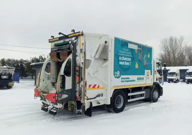 RENAULT Renault Śmieciarka EURO 6 Renault D19/ Mały przebieg i udokumentowany 