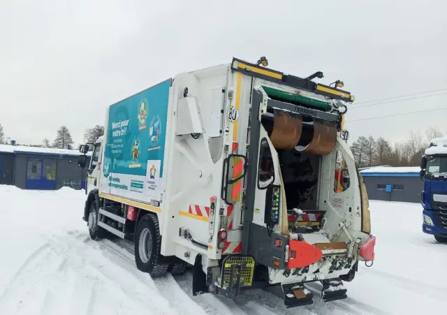 RENAULT Renault Śmieciarka EURO 6 Renault D19/ Mały przebieg i udokumentowany 