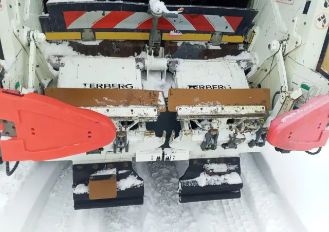 RENAULT Renault Śmieciarka EURO 6 Renault D19/ Mały przebieg i udokumentowany 