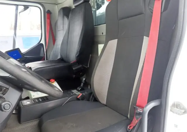 RENAULT Renault Śmieciarka EURO 6 Renault D19/ Mały przebieg i udokumentowany 