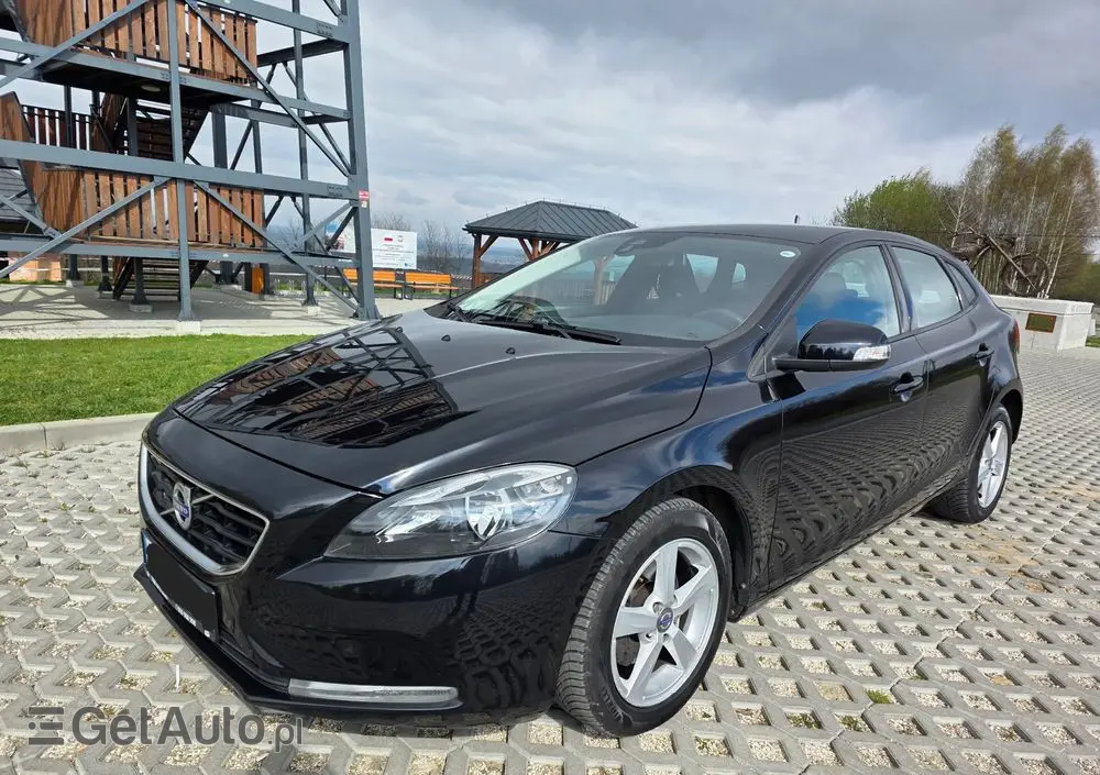 VOLVO V40 D2 Momentum