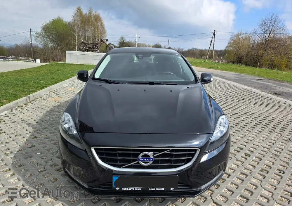 VOLVO V40 D2 Momentum