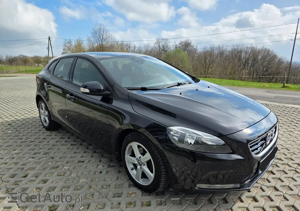 VOLVO V40 D2 Momentum