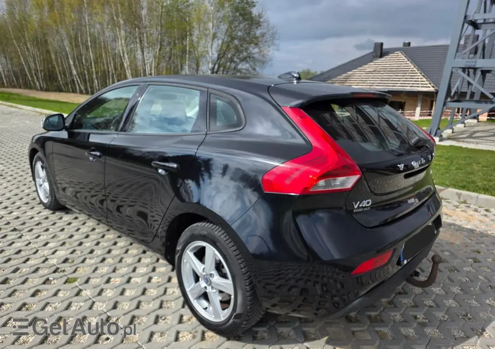 VOLVO V40 D2 Momentum