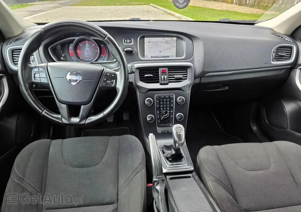 VOLVO V40 D2 Momentum
