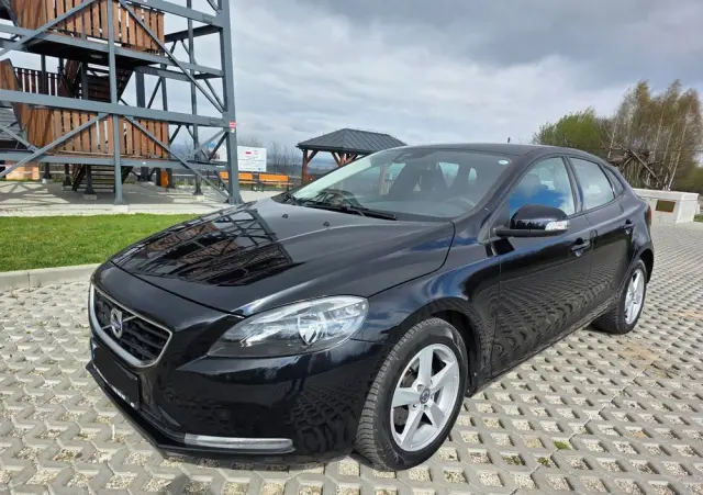 VOLVO V40 D2 Momentum