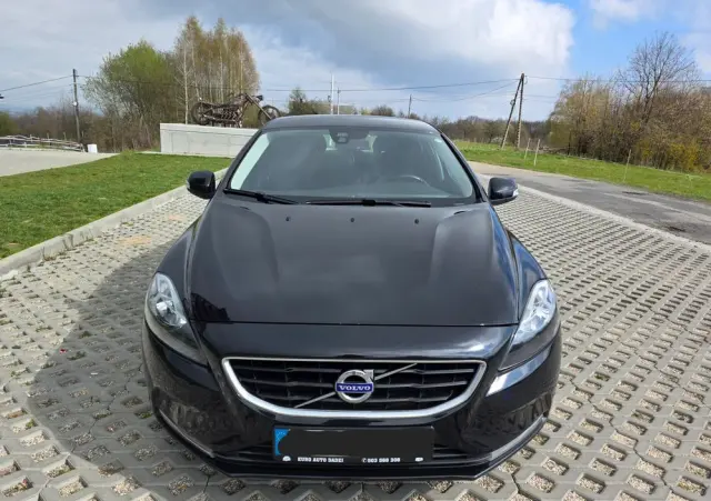 VOLVO V40 D2 Momentum