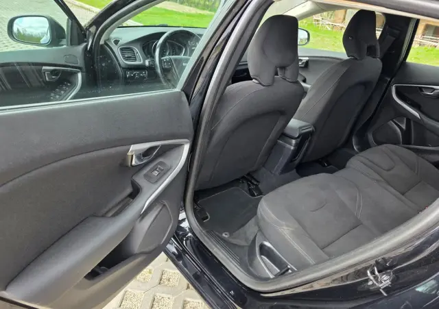 VOLVO V40 D2 Momentum