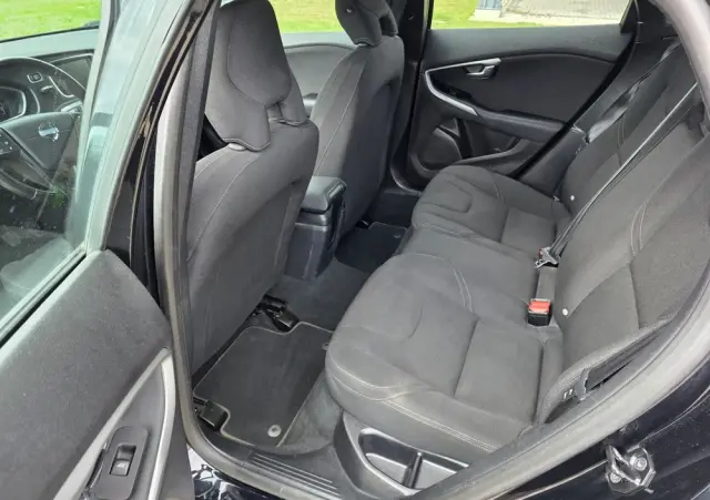 VOLVO V40 D2 Momentum