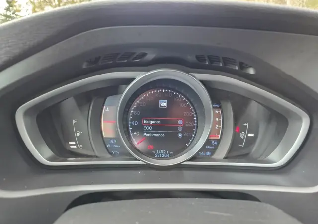 VOLVO V40 D2 Momentum