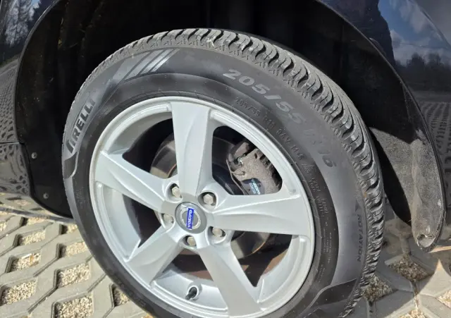 VOLVO V40 D2 Momentum