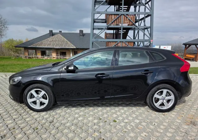 VOLVO V40 D2 Momentum