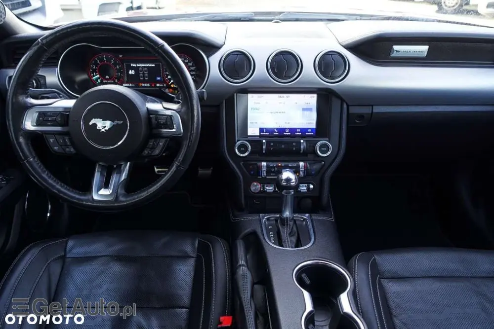 FORD Mustang 