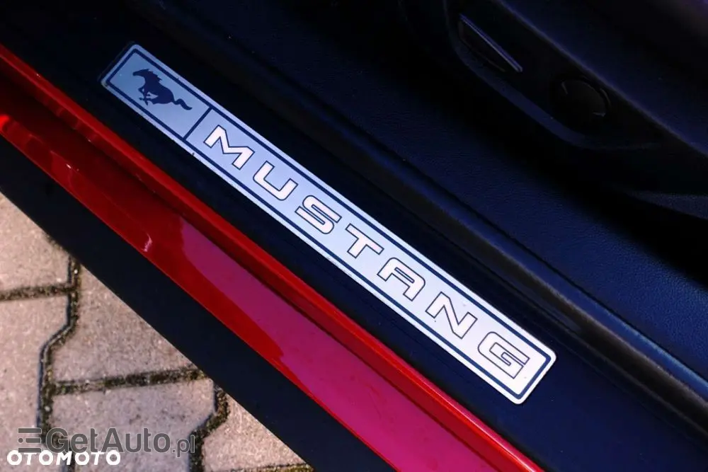 FORD Mustang 
