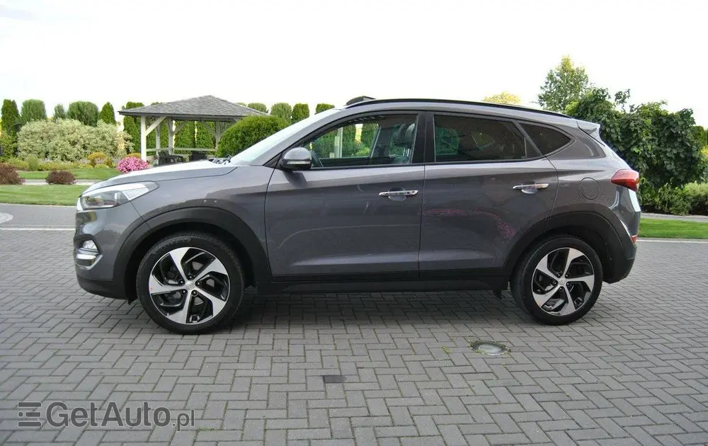 HYUNDAI Tucson 