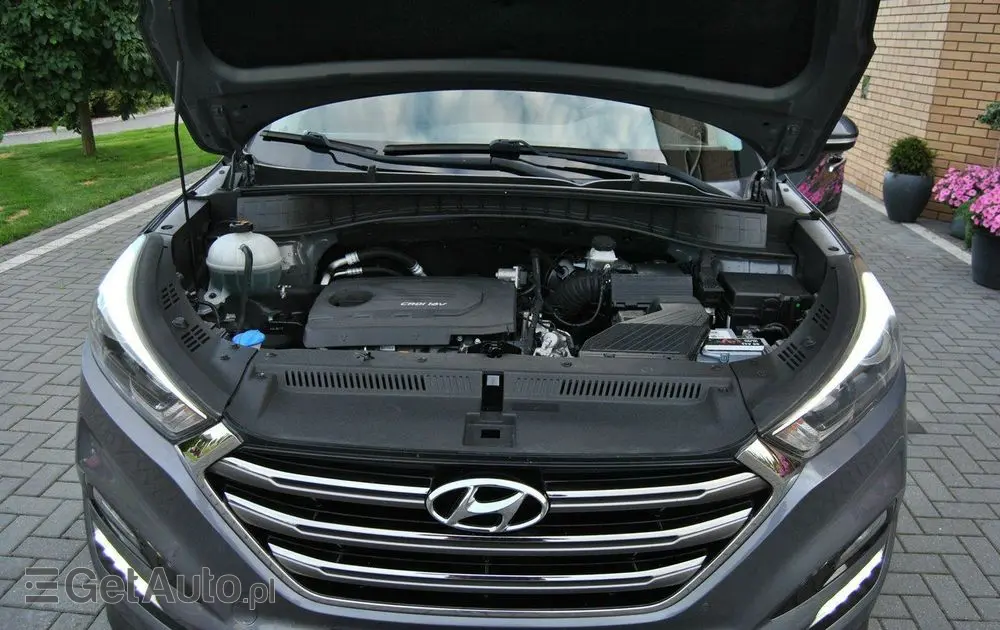 HYUNDAI Tucson 