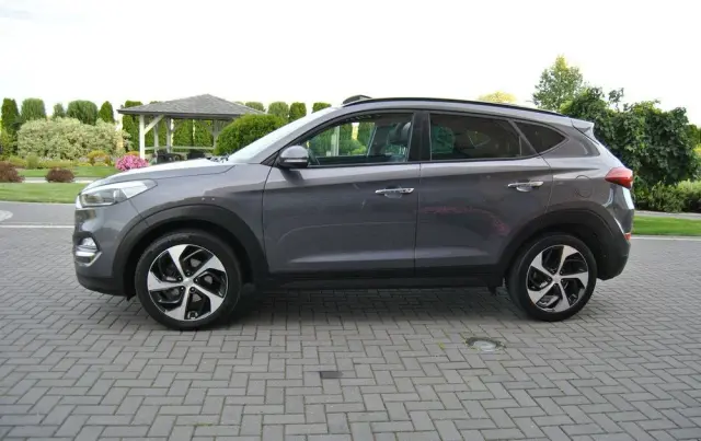 HYUNDAI Tucson 