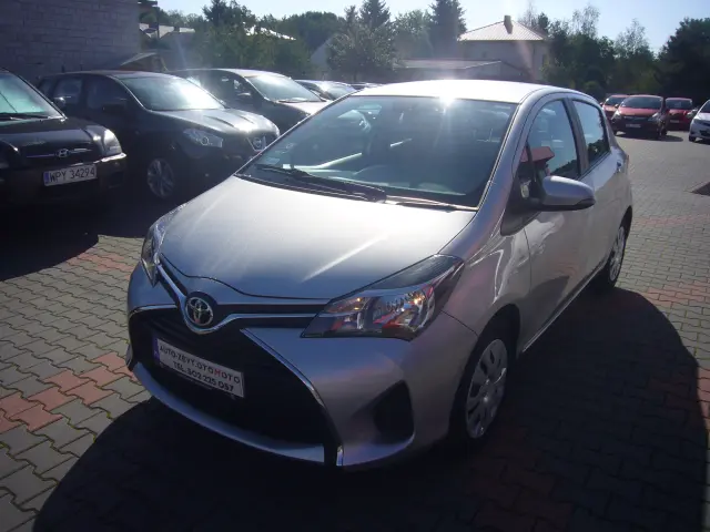 TOYOTA Yaris 