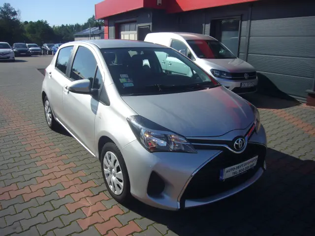 TOYOTA Yaris 