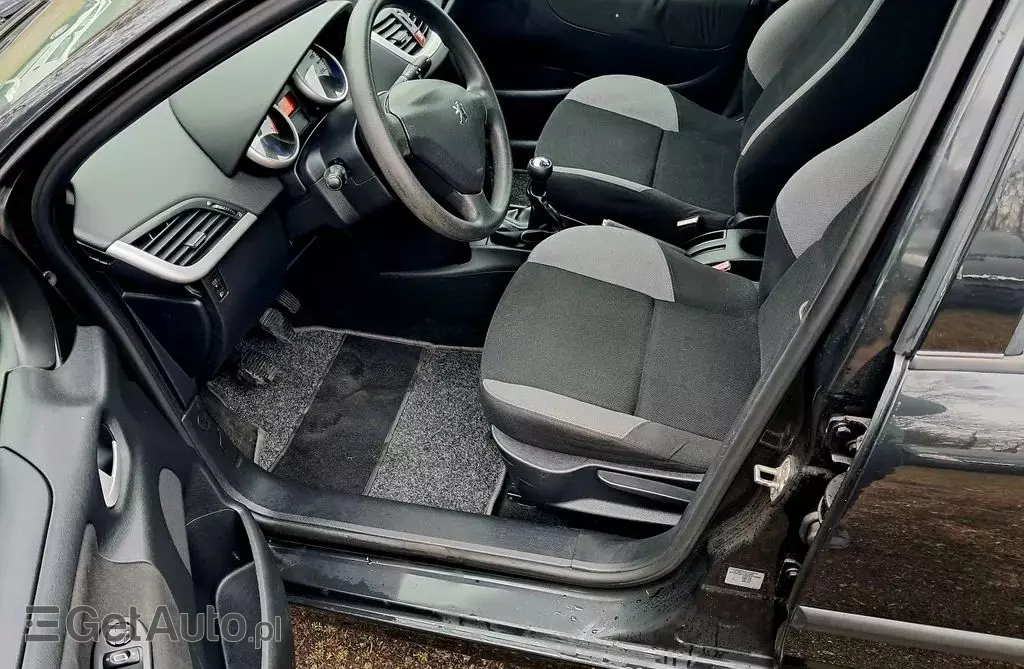 PEUGEOT 207 
