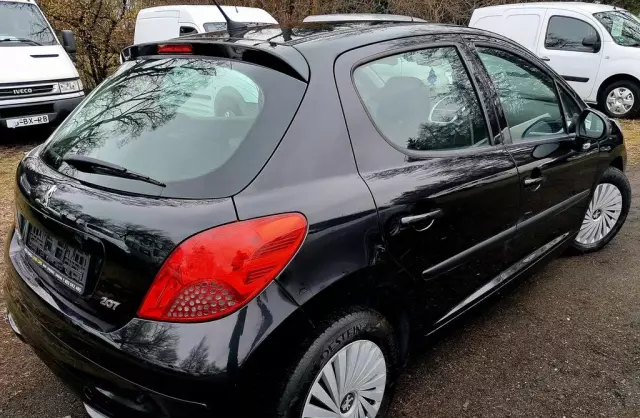 PEUGEOT 207 