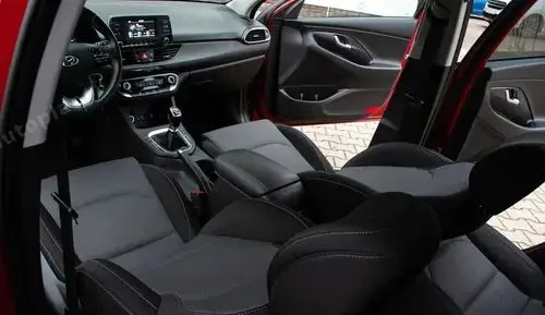 HYUNDAI I30 