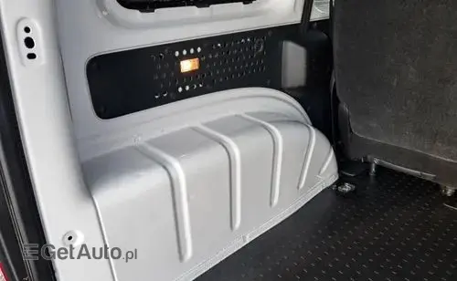 VOLKSWAGEN Caddy California 