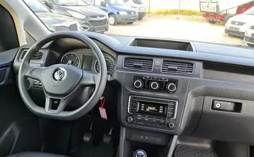 VOLKSWAGEN Caddy California 