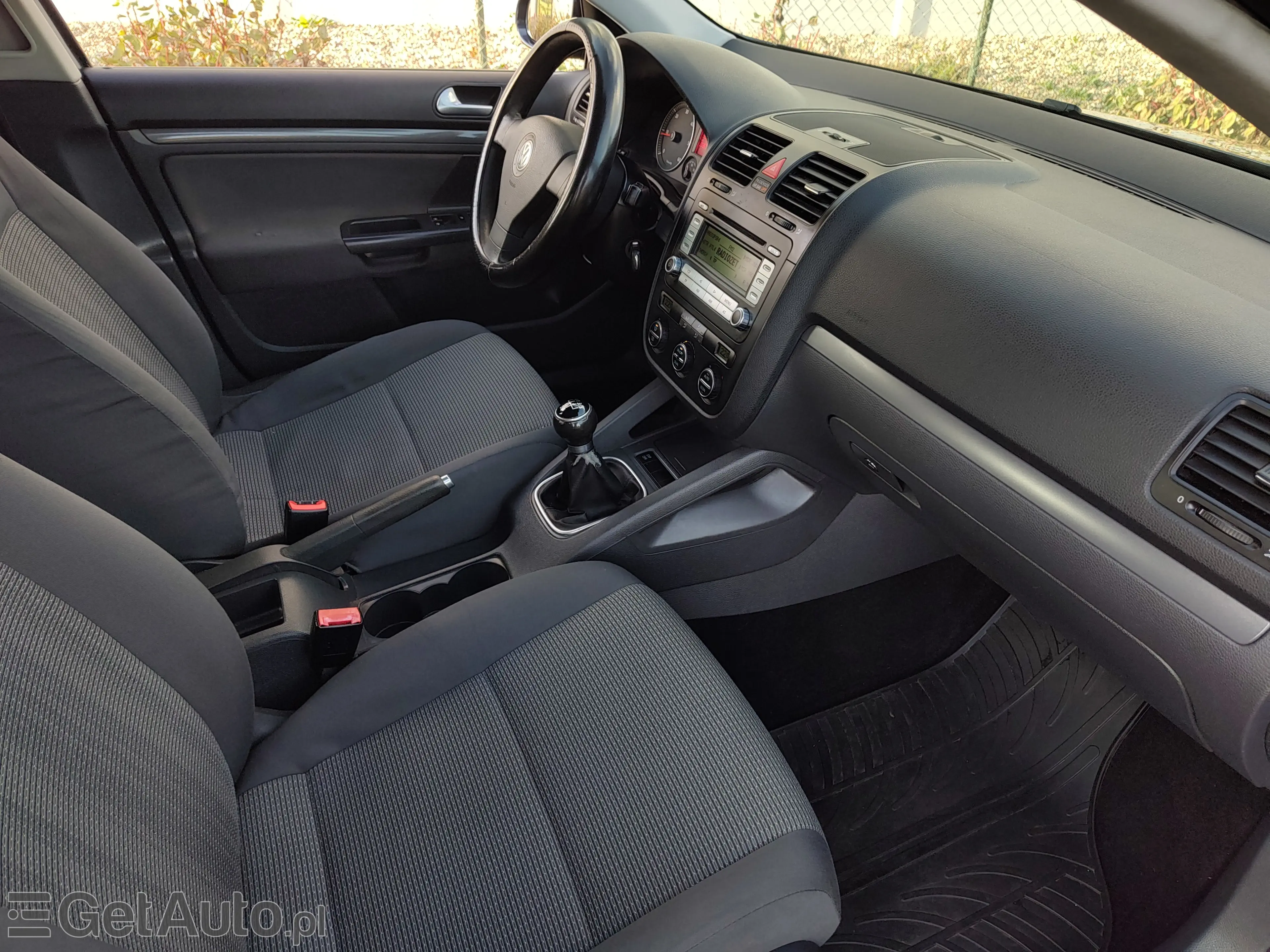 VOLKSWAGEN Jetta Sportline