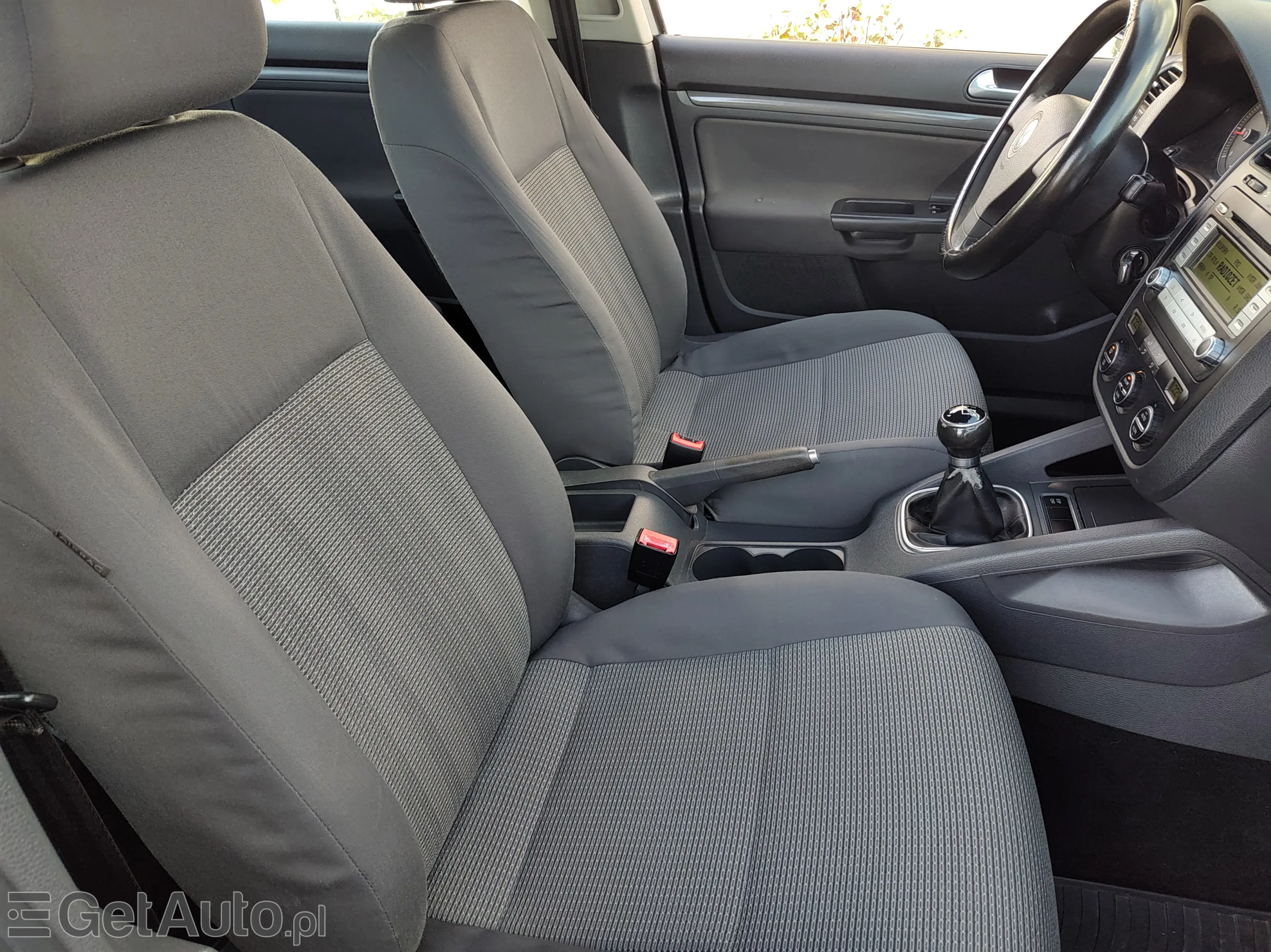 VOLKSWAGEN Jetta Sportline