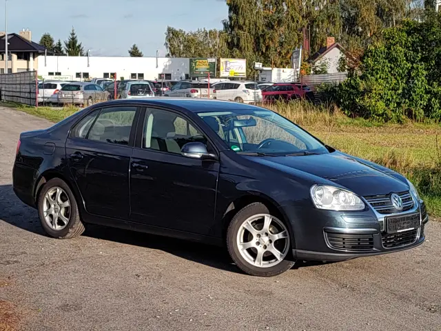 VOLKSWAGEN Jetta Sportline
